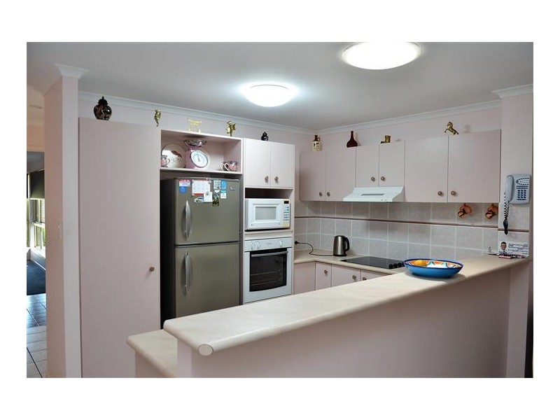 8 Brooke Court, Torquay QLD 4655