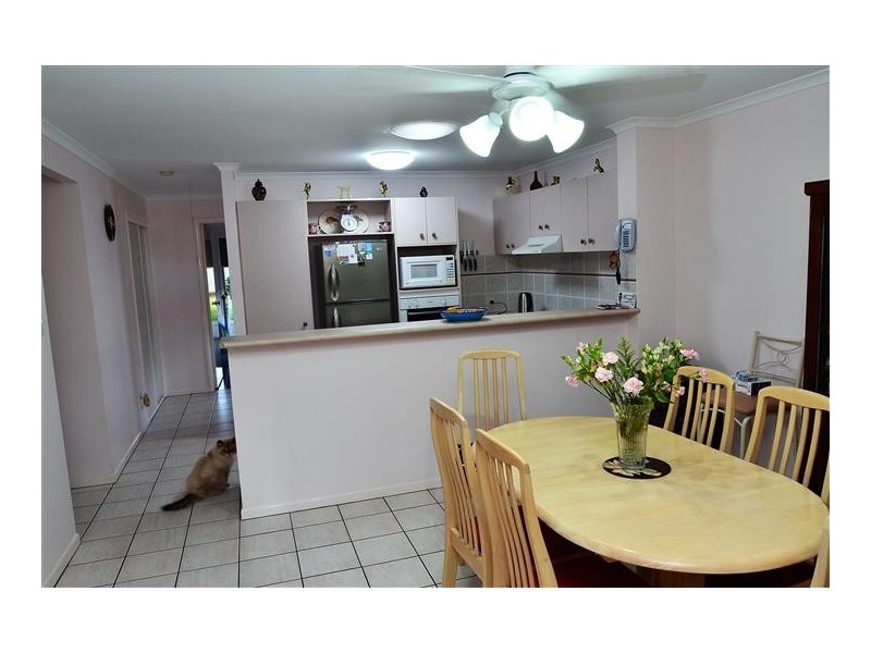 8 Brooke Court, Torquay QLD 4655