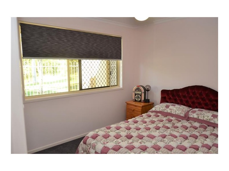 8 Brooke Court, Torquay QLD 4655