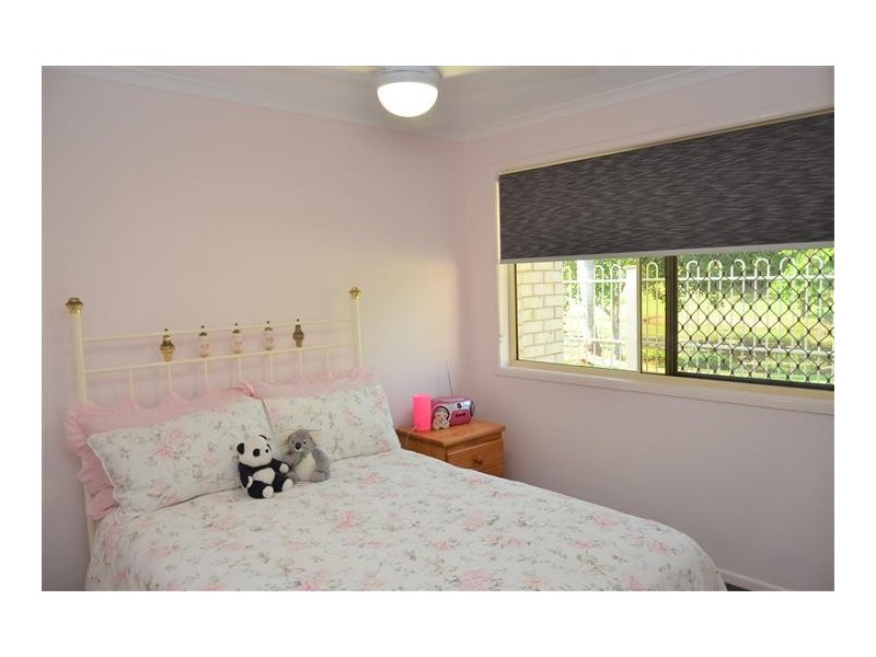 8 Brooke Court, Torquay QLD 4655