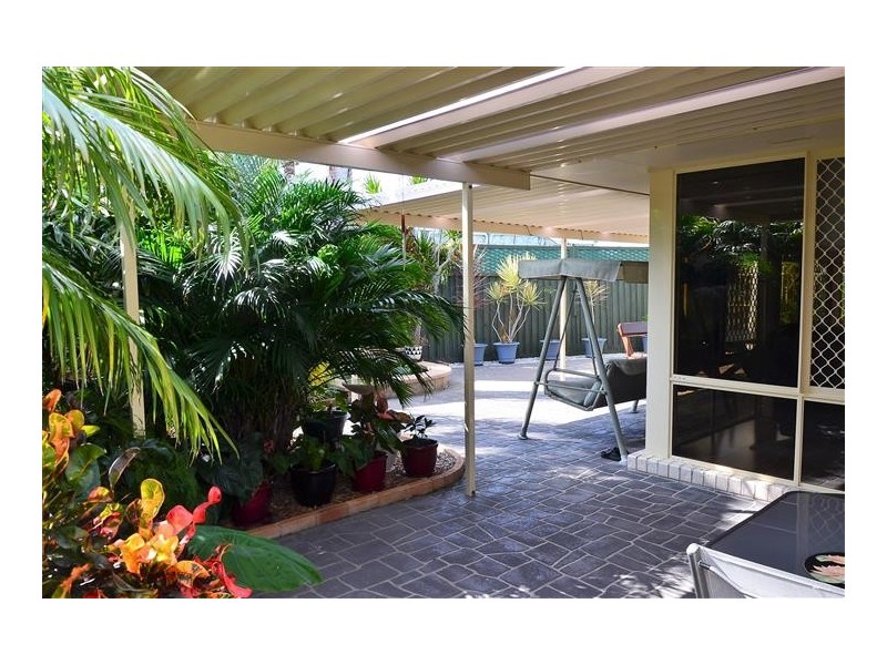 8 Brooke Court, Torquay QLD 4655