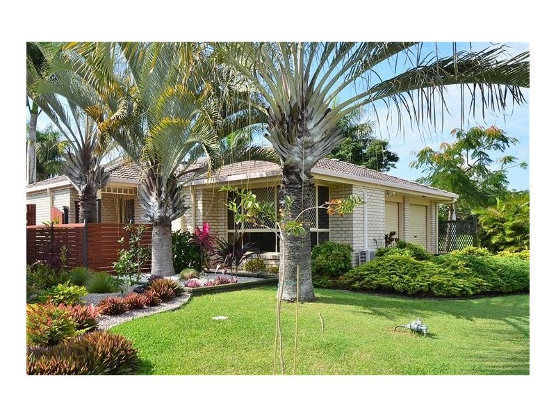 8 Brooke Court, Torquay QLD 4655