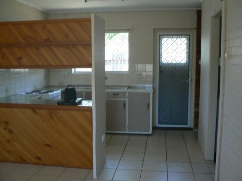 Unit 4/5 McKean Road, Scarness QLD 4655