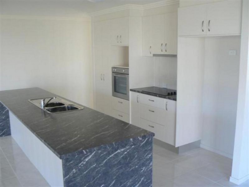 12 Lancaster Circuit, Urraween QLD 4655