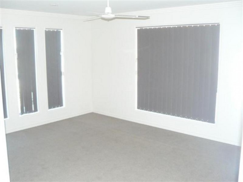 12 Lancaster Circuit, Urraween QLD 4655