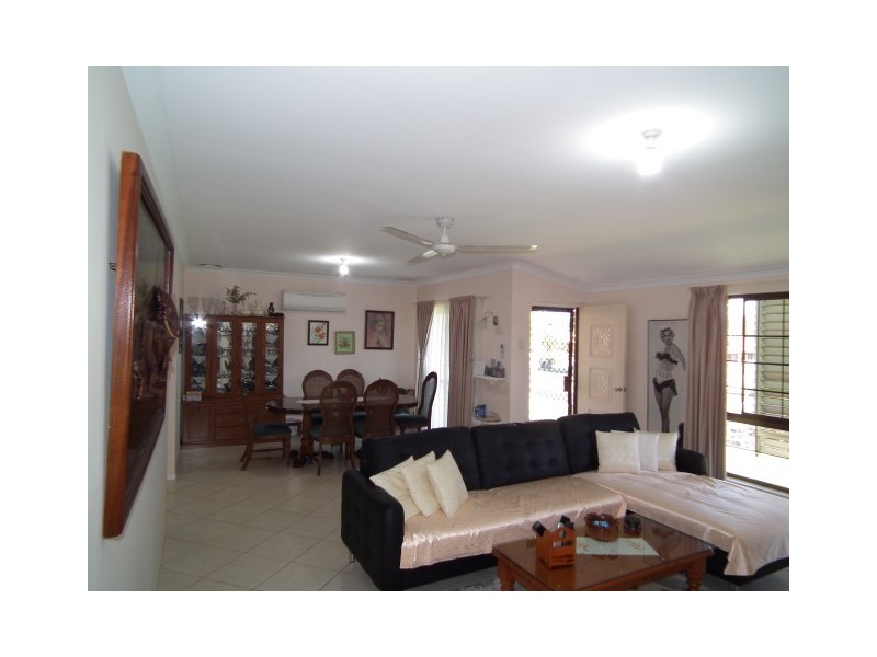 32 Hansen Street, Urangan QLD 4655