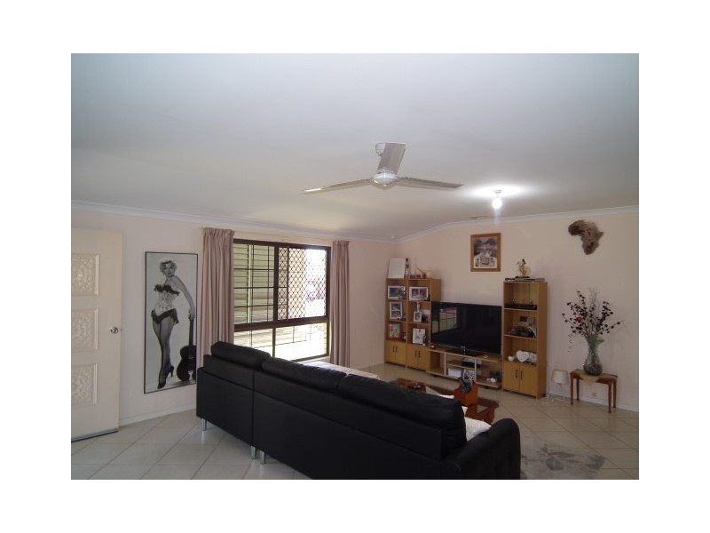 32 Hansen Street, Urangan QLD 4655