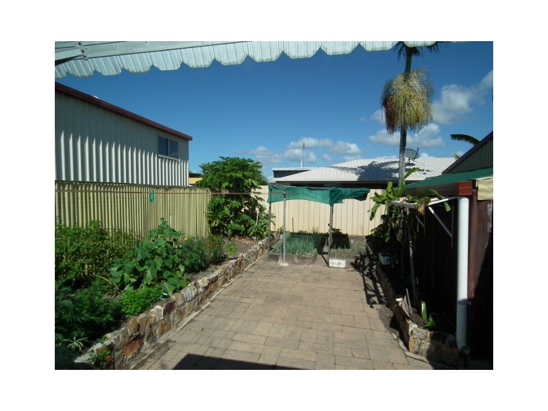 32 Hansen Street, Urangan QLD 4655