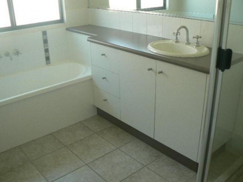 6 Dundee Drive, Kawungan QLD 4655