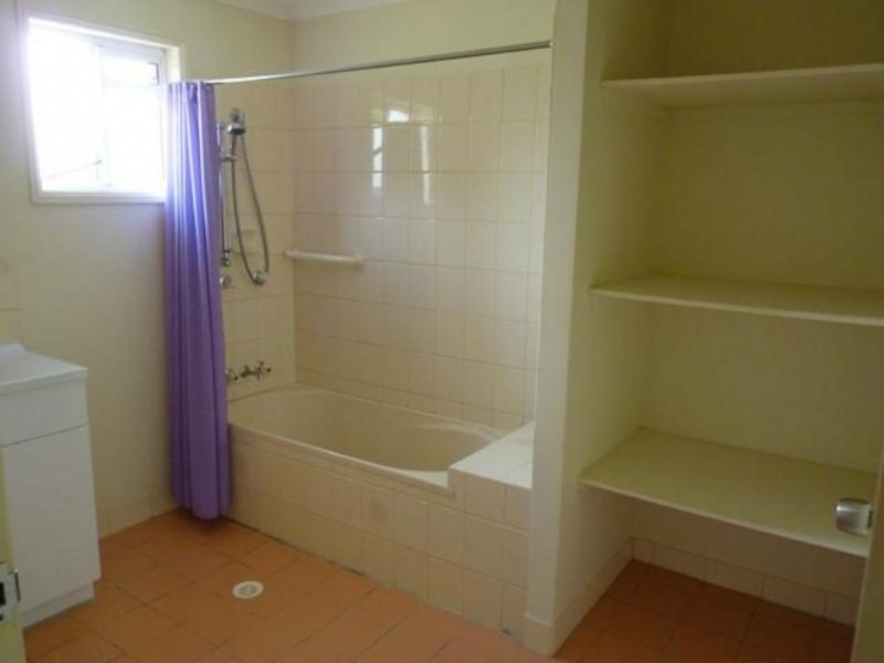 2/40 IAN AVENUE, Kawungan QLD 4655