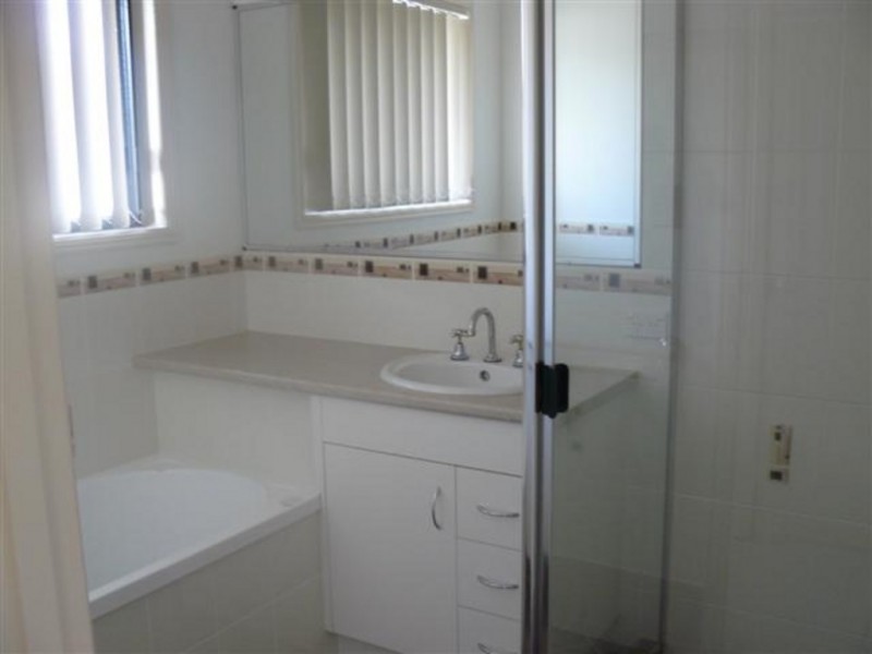 7 Whipbird Court, Urangan QLD 4655