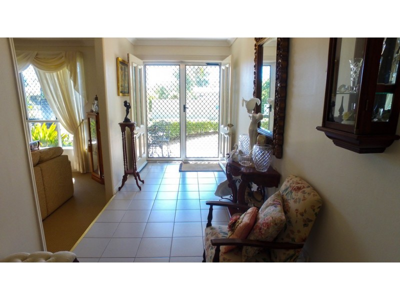 55 Ladbroke Crescent, Urangan QLD 4655