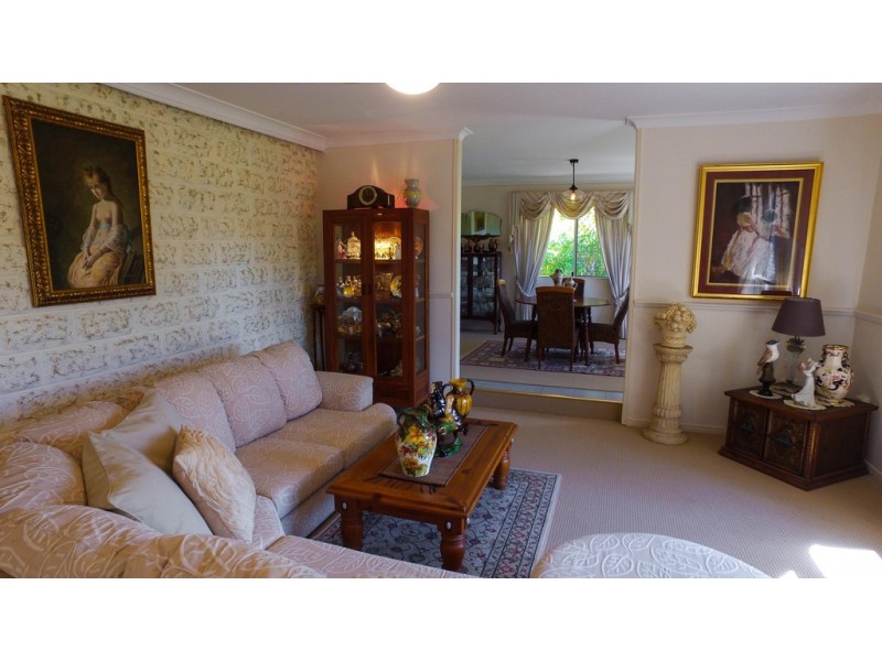 55 Ladbroke Crescent, Urangan QLD 4655