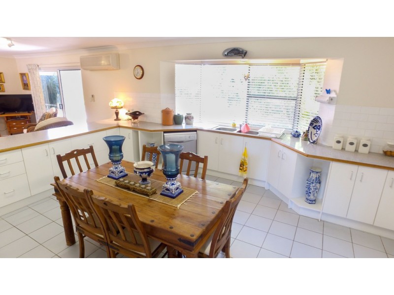 55 Ladbroke Crescent, Urangan QLD 4655