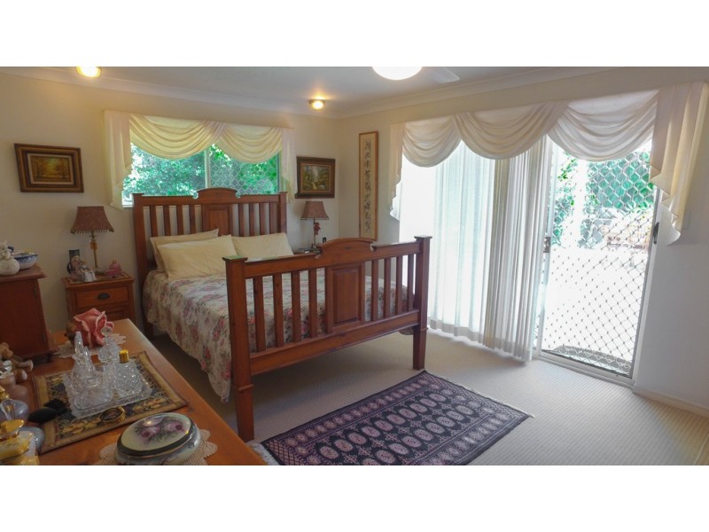 55 Ladbroke Crescent, Urangan QLD 4655