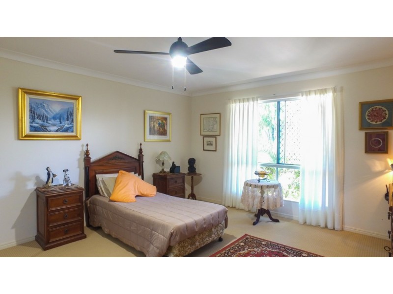 55 Ladbroke Crescent, Urangan QLD 4655