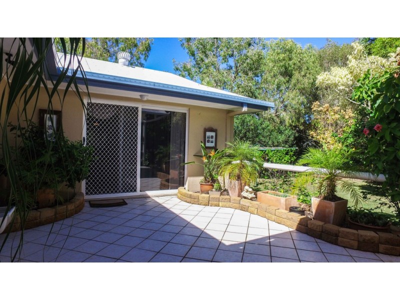 55 Ladbroke Crescent, Urangan QLD 4655