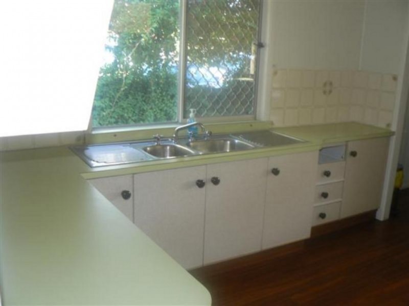 31 Beach Road, Pialba QLD 4655