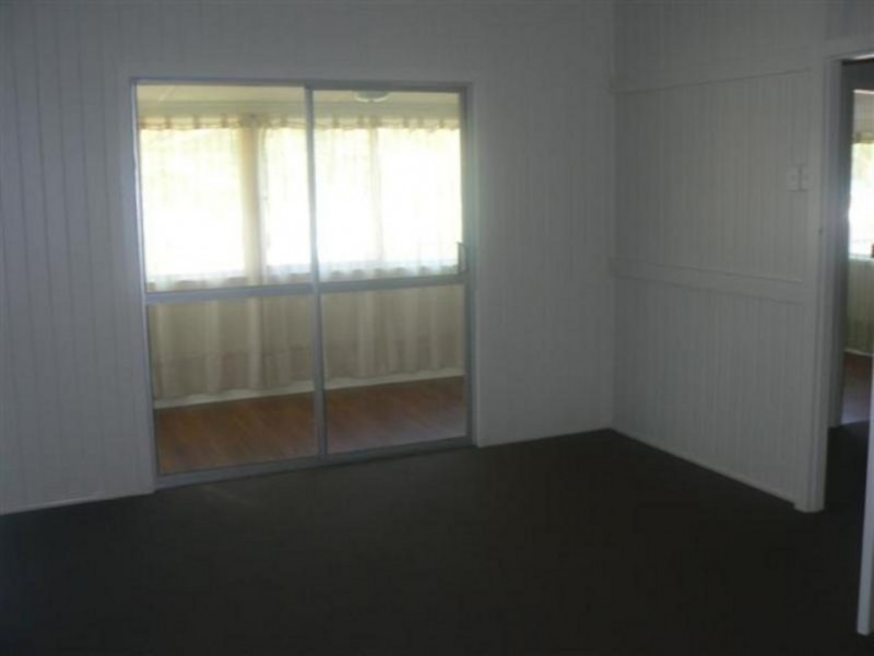 31 Beach Road, Pialba QLD 4655