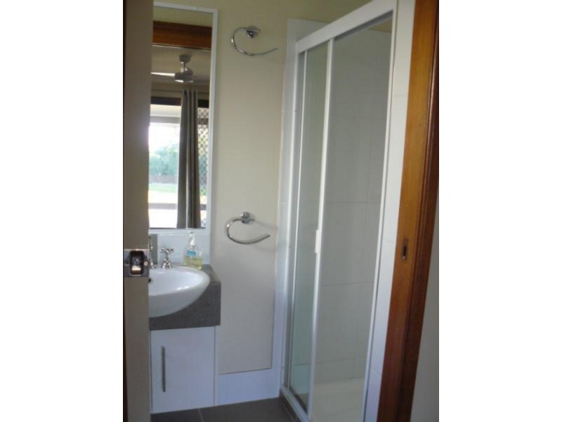 595 Esplanade, Urangan QLD 4655