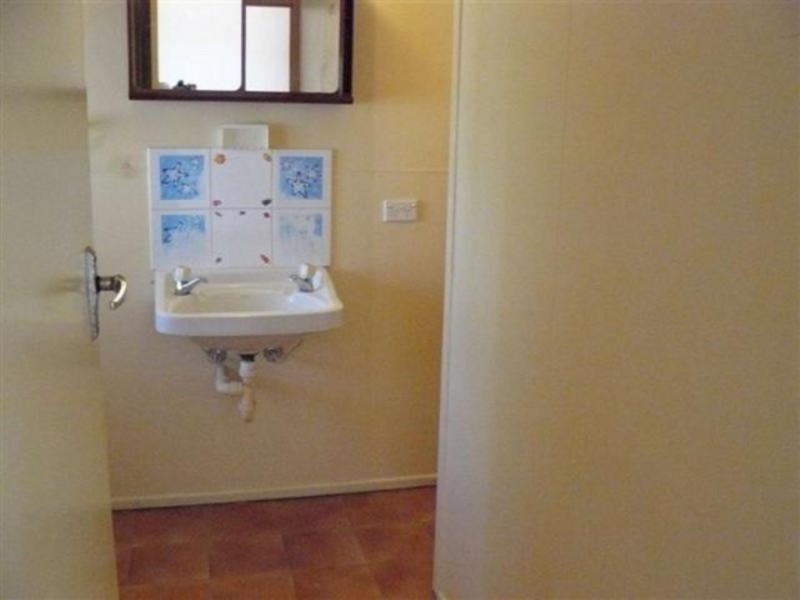 47 King, Urangan QLD 4655