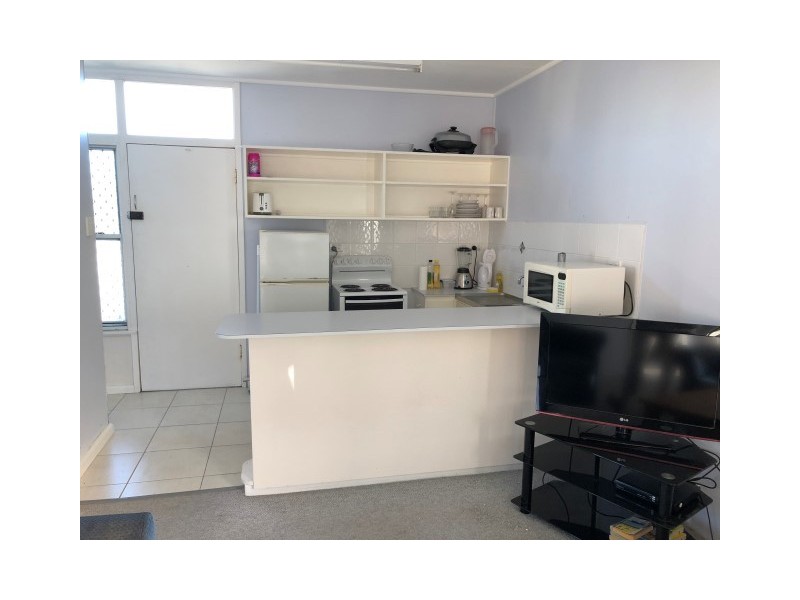 8 / 374 Esplanade, Torquay QLD 4655