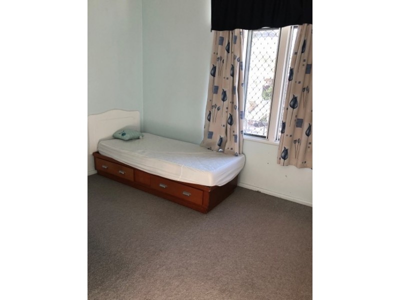 8 / 374 Esplanade, Torquay QLD 4655