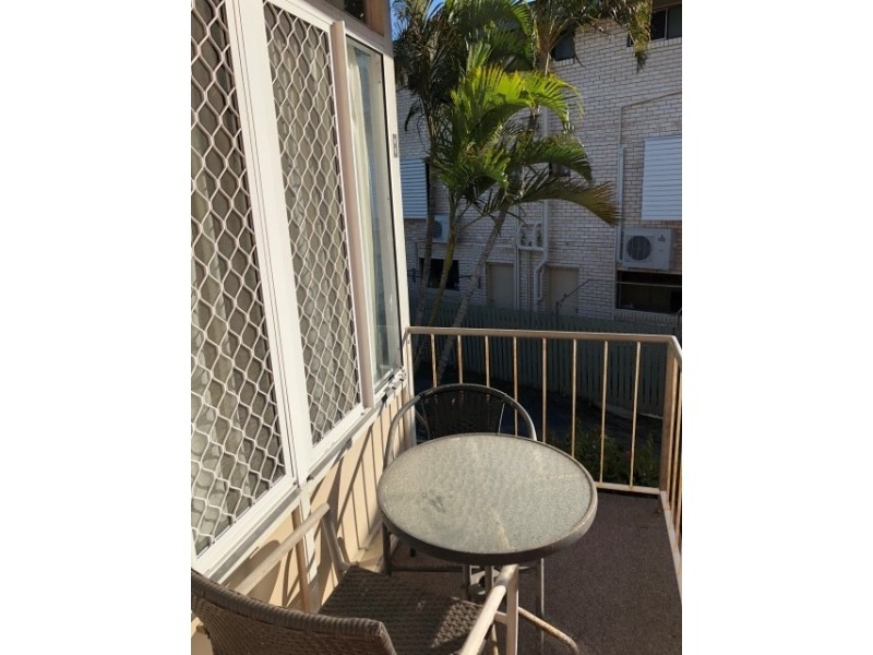 8 / 374 Esplanade, Torquay QLD 4655