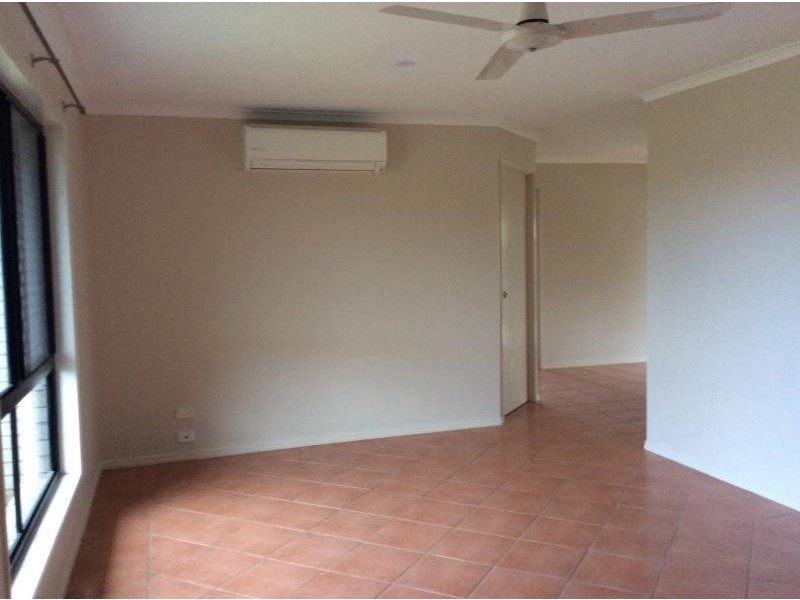 1 Pialba Downs Dr, Eli Waters QLD 4655
