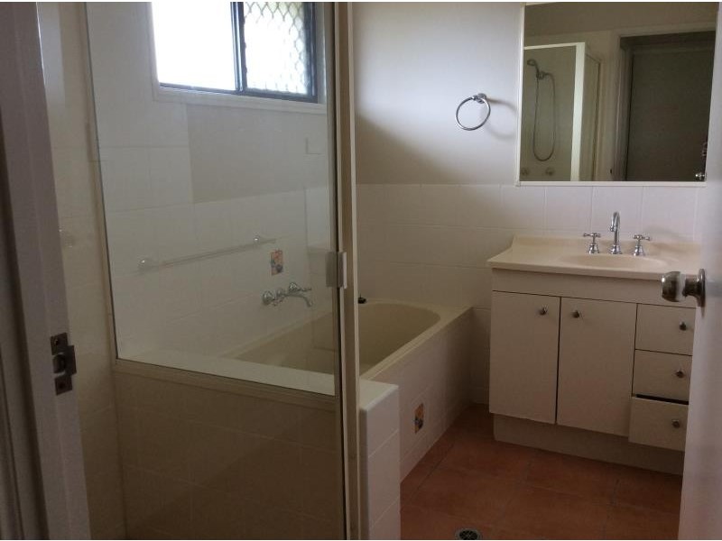 1 Pialba Downs Dr, Eli Waters QLD 4655