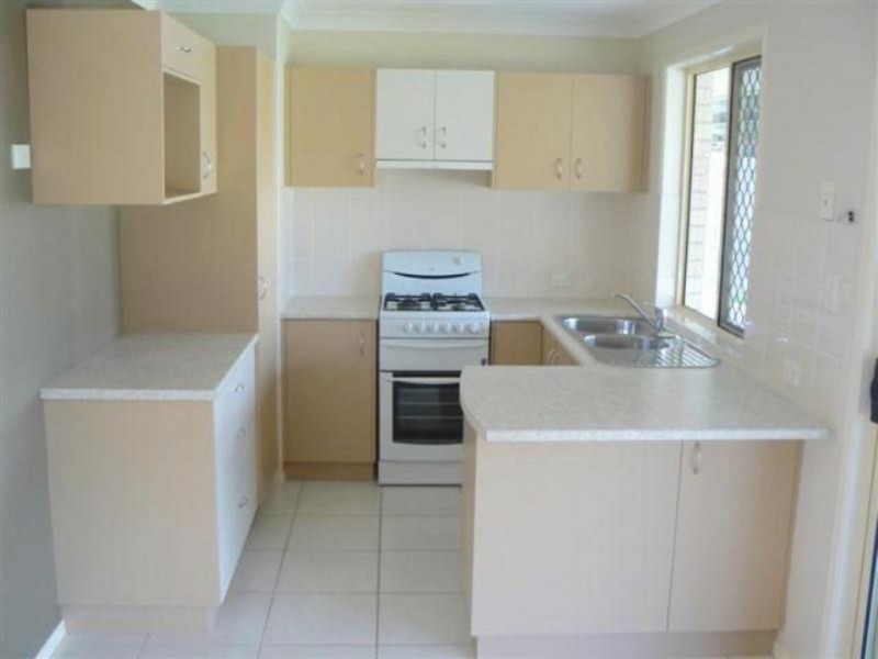140 Emerald Park Way, Urangan QLD 4655