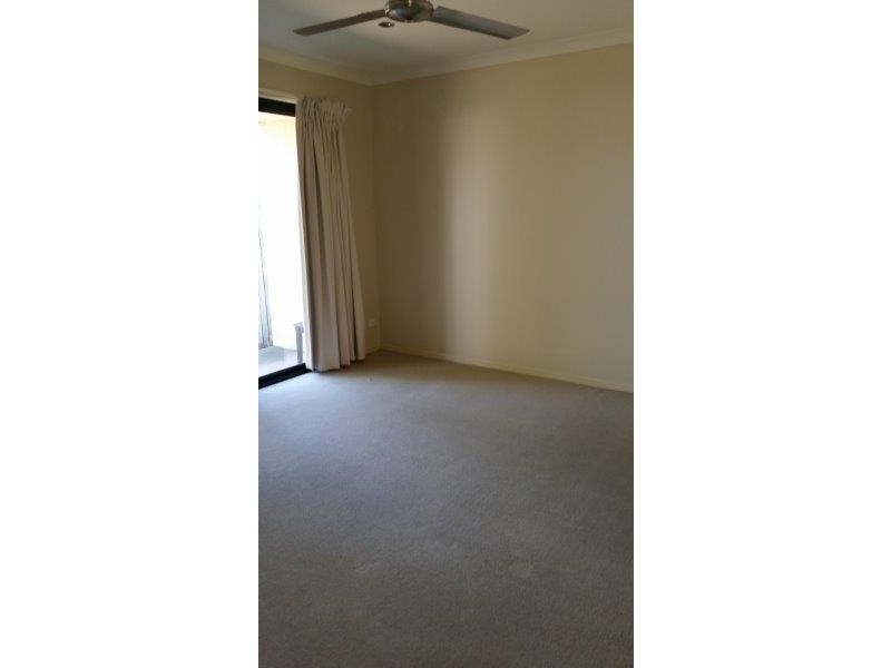2/62 South, Urangan QLD 4655