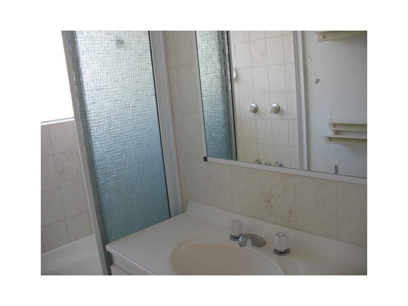 2/62 South, Urangan QLD 4655