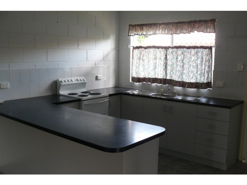 2 Pebble, Torquay QLD 4655