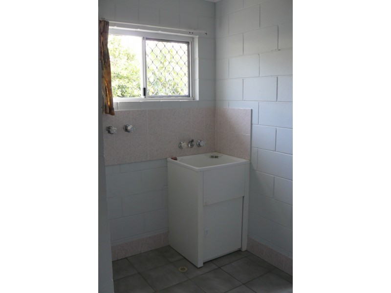 2 Pebble, Torquay QLD 4655