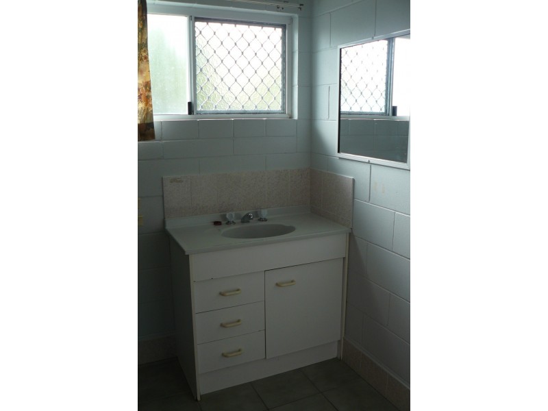 2 Pebble, Torquay QLD 4655