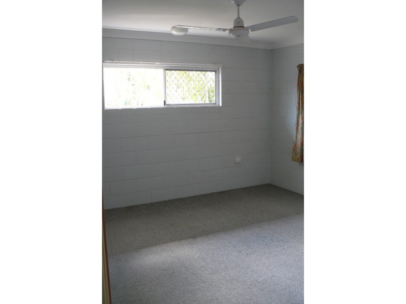 2 Pebble, Torquay QLD 4655