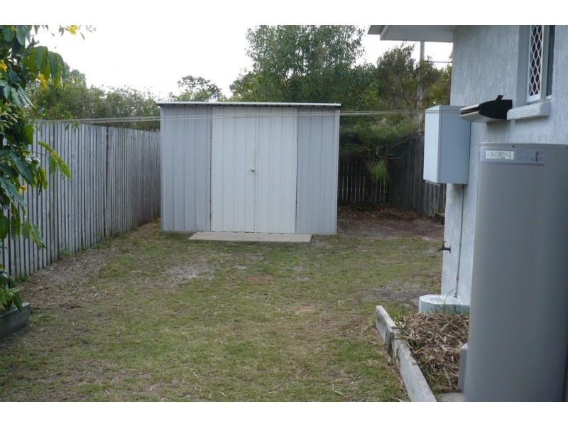 2 Pebble, Torquay QLD 4655