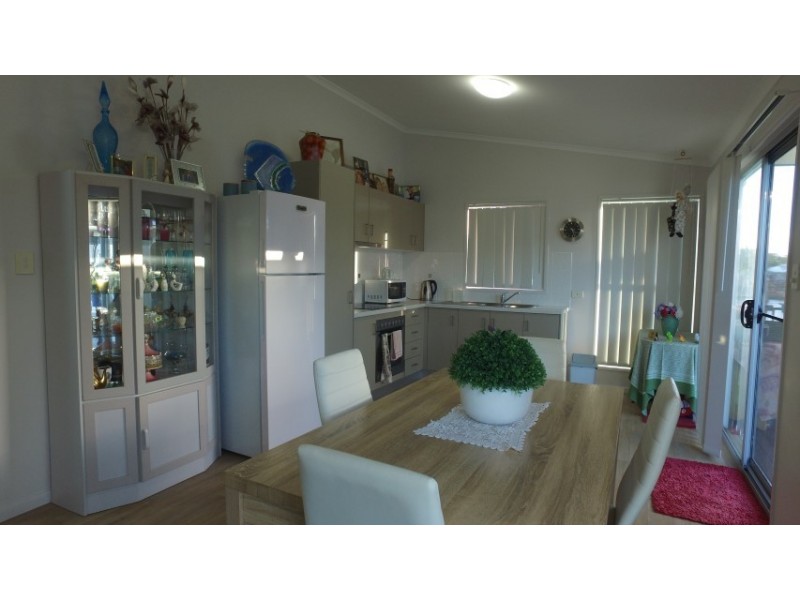 102 Willow Circuit, Eli Waters QLD 4655