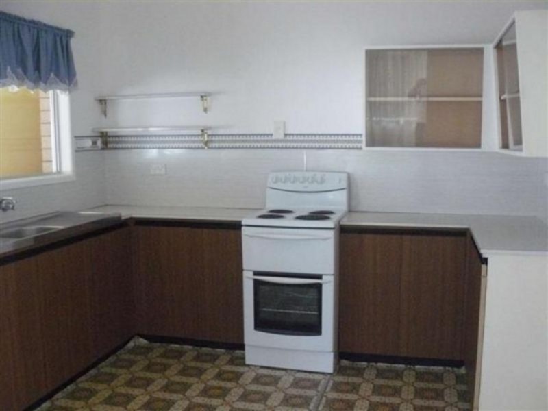 15 Hillcrest Avenue, Scarness QLD 4655