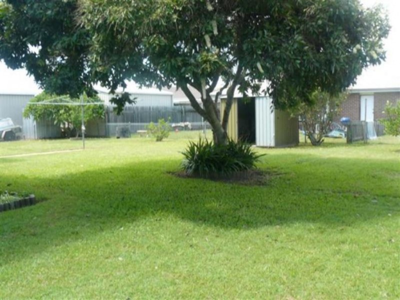 15 Hillcrest Avenue, Scarness QLD 4655