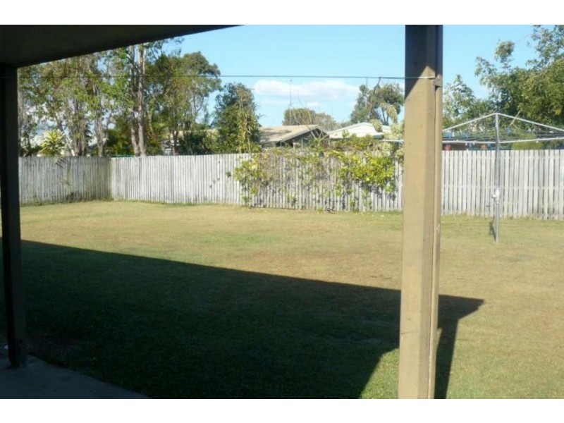 10 Matthew St, Urangan QLD 4655