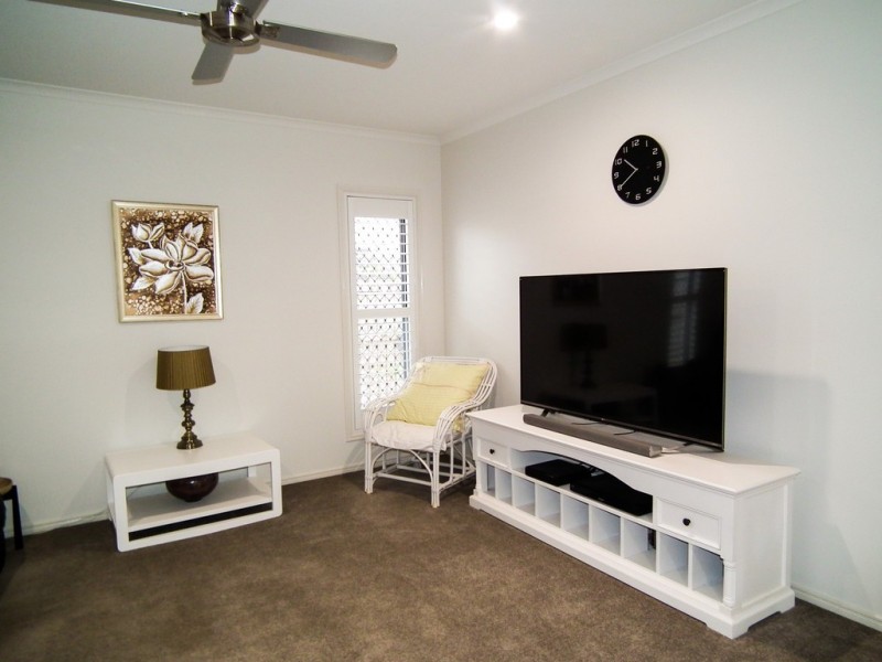 16 Bronte Place, Urraween QLD 4655