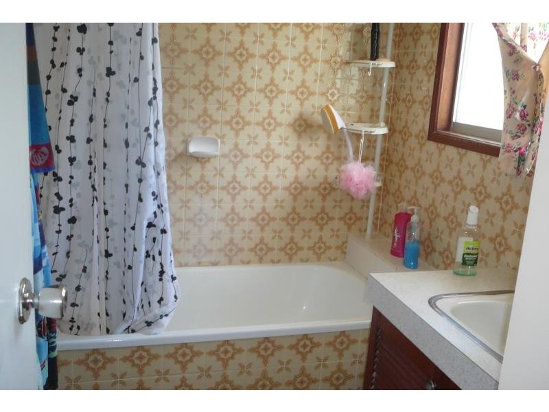1/72 Hibiscus Street, Urangan QLD 4655