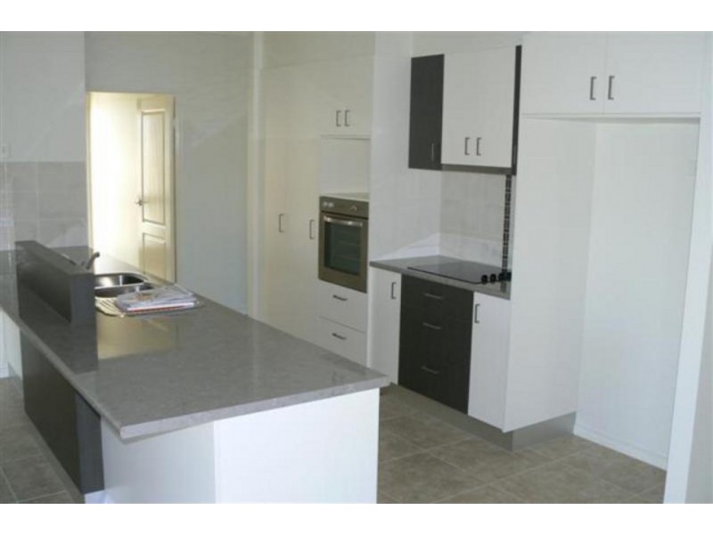 10 Lancaster Circuit, Urraween QLD 4655