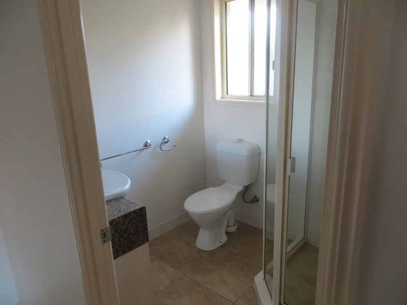 14 Topaz Cct, Urangan QLD 4655