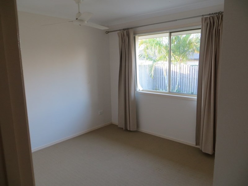 14 Topaz Cct, Urangan QLD 4655