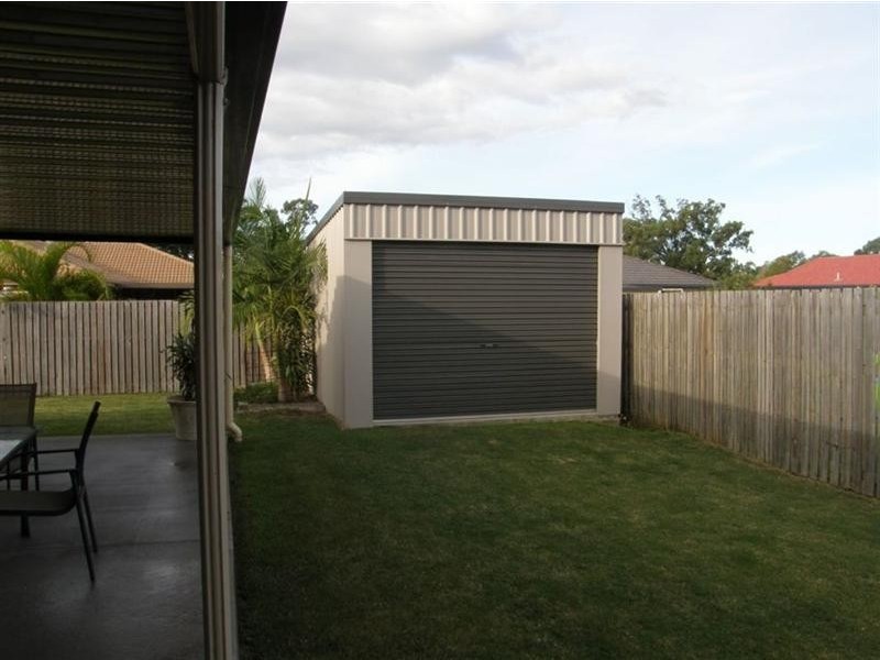 14 Topaz Cct, Urangan QLD 4655