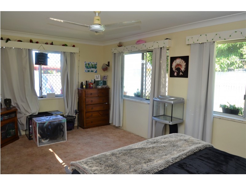 35 Hillcrest Avenue, Scarness QLD 4655