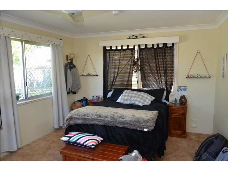 35 Hillcrest Avenue, Scarness QLD 4655